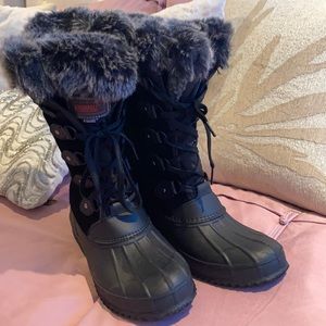 Snow boots size 9